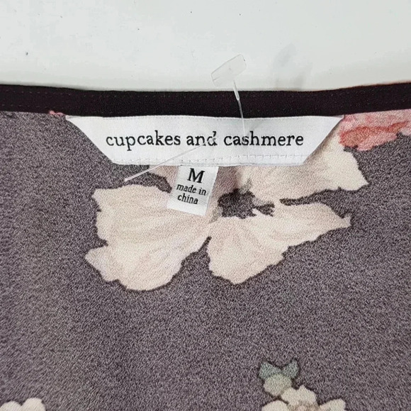 Cupcakes & Cashmere Romper Floral Wine sz  M - Picture 6 of 12